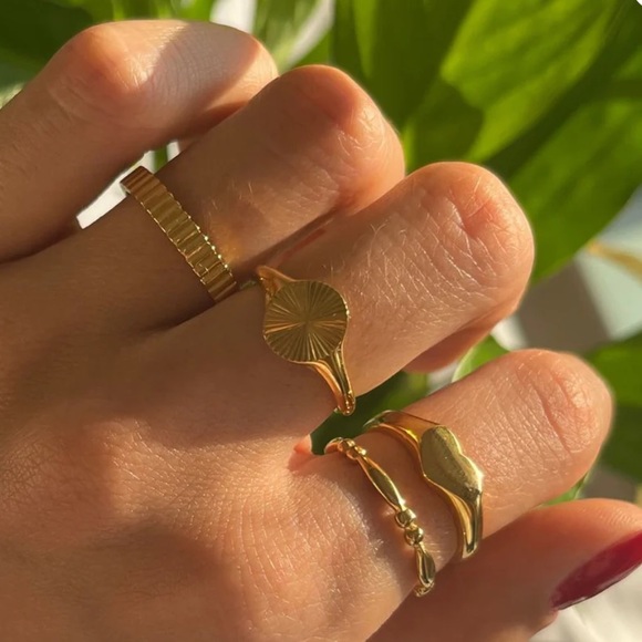 Waterproof gold plated rays ring - Picture 3 of 3